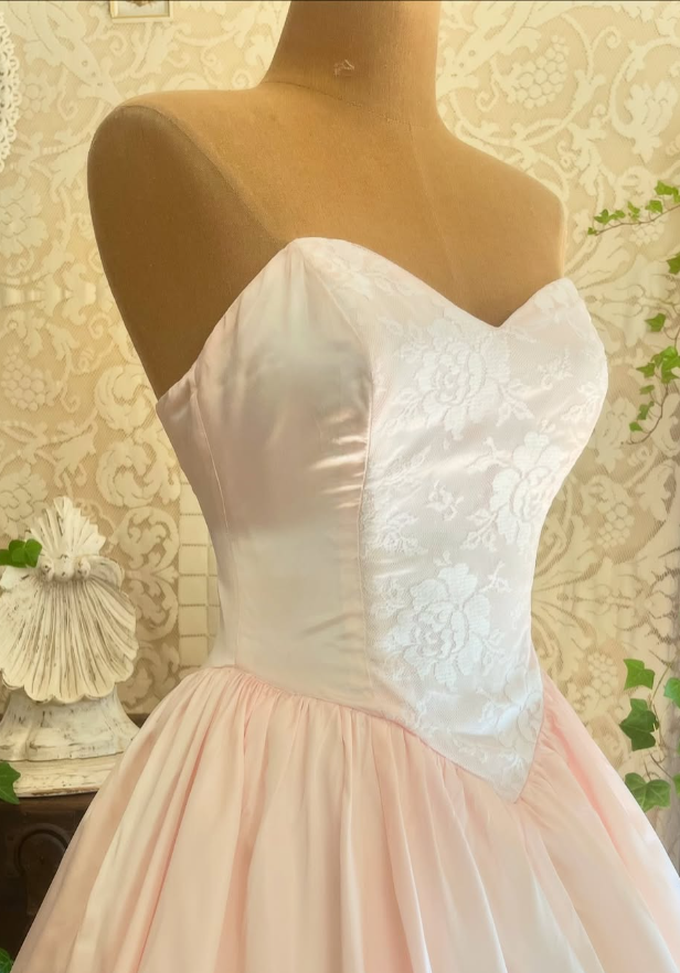 Vintage A Line Sweetheart Neck Lace Light Pink Satin Long Prom Dress Evening Dress SH1885