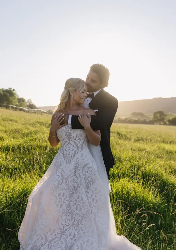 Princess Ball Gown Strapless White Lace Long Wedding Dress SH7141
