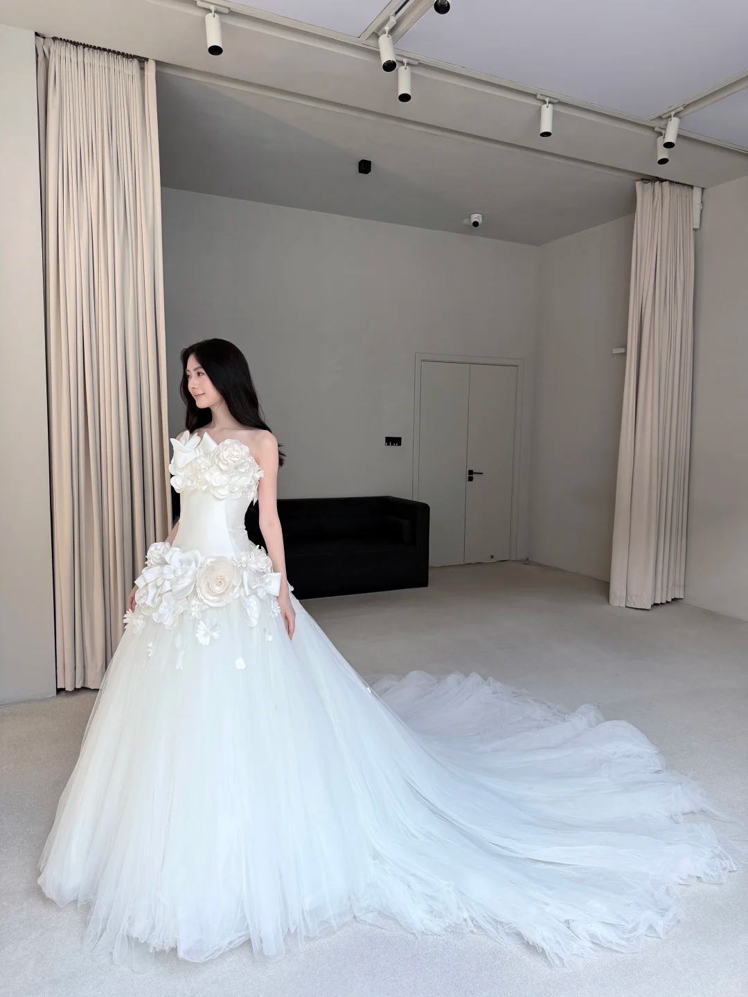 2026 New Ball Gown Strapless 3D Floral Tulle Satin Long Wedding Dress SH7711