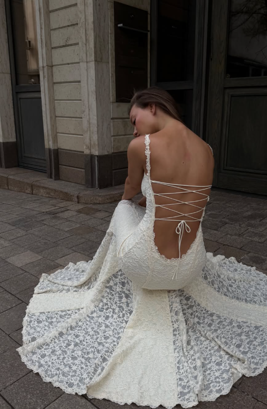 Romantic Mermaid Spaghetti Strap Ivory Lace Prom Dress Evening Dress SH8515