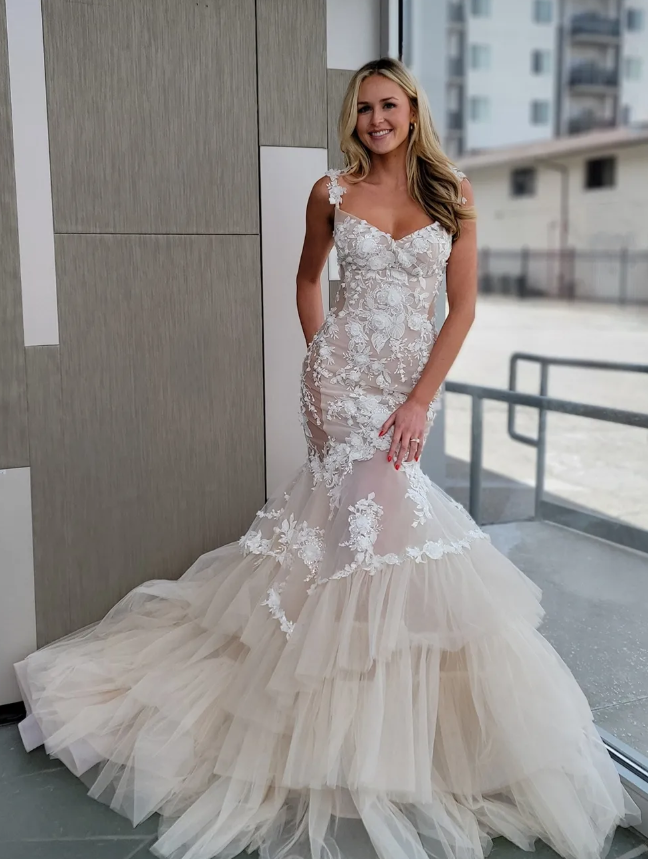 Elegant Mermaid Spaghetti Strap Light Ivory Tulle Lace Long Wedding Dress SH7103