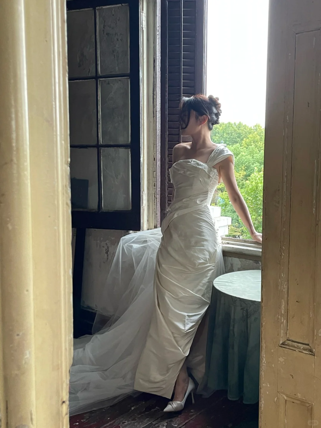 Simple Vintage Sheath Straps Pleated Satin Tulle Wedding Dress SH5074