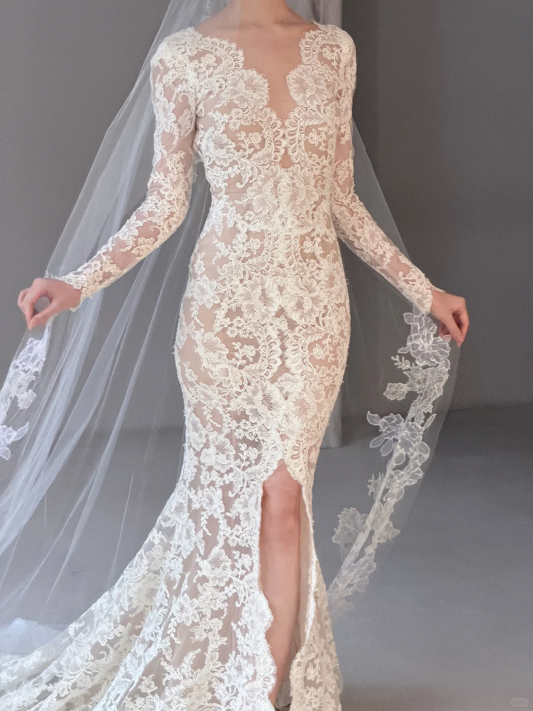 Stunning Mermaid Long Sleeve V Neck Lace Long Train Wedding Dress with Slit SH7724