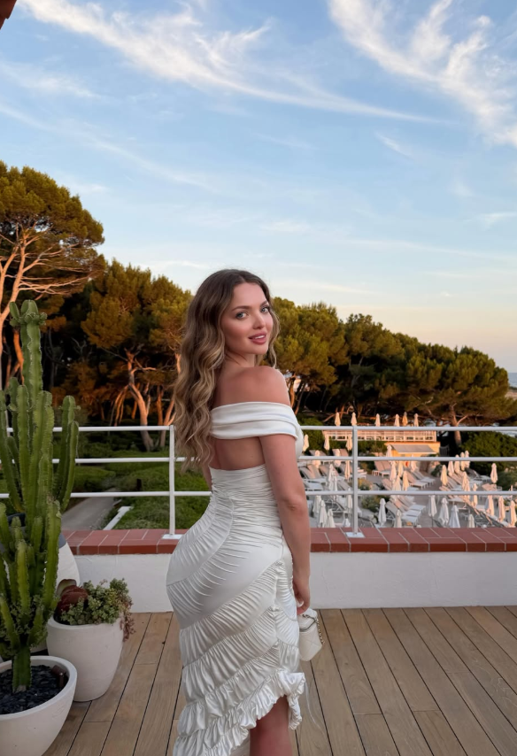 Unique Pleated Sheath V Neck White Satin Short Prom Dress Homecoming Dress SH6388