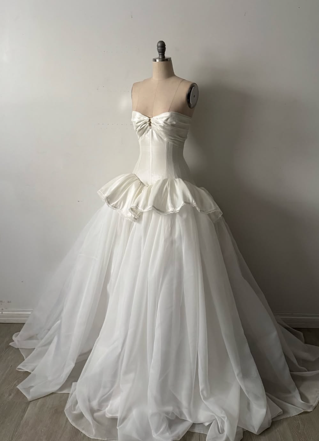 Vintage Pretty A Line Sweetheart Neck White Chiffon Satin Wedding Dress SH5402