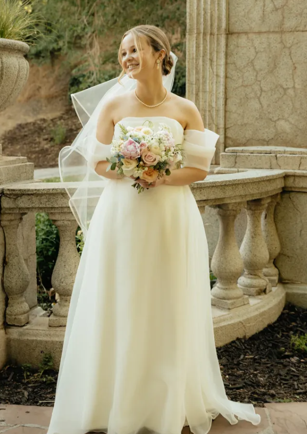 Ethereal Ball Gown Off the Shoulder White Organza Long Wedding Dress SH7143