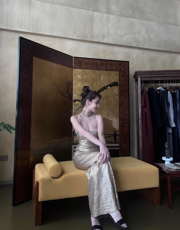 Sexy Golden Sheath Straps Satin Long Prom Dress Outfits SH4927