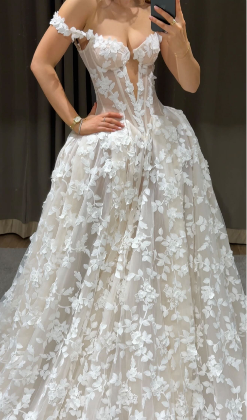 Exquisite Appliques A Line Off the Shoulder Corset White Tulle Long Wedding Dress SH8523