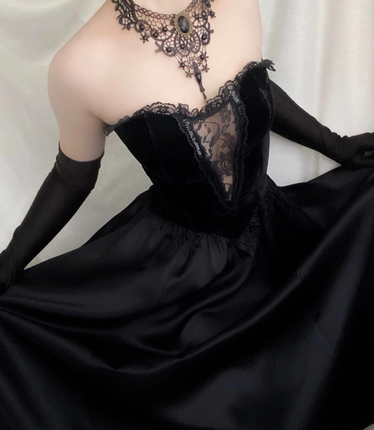 Vintage Black A Line Sweetheart Neck Velvet Satin Prom Dress Evening Dress SH6340