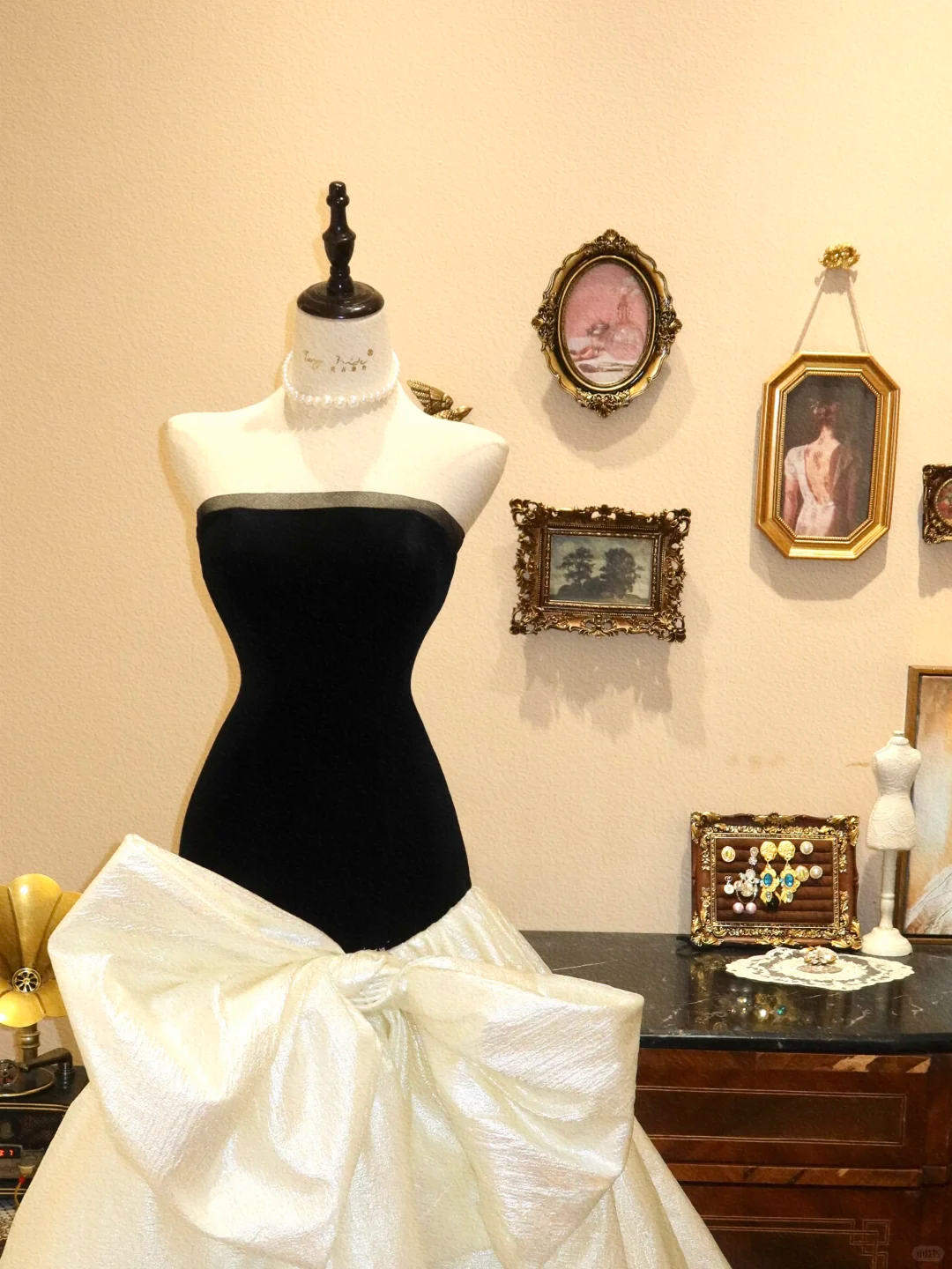 Classic Black-white Mermaid Strapless Satin Long Prom Dress Evening Dress SH7378