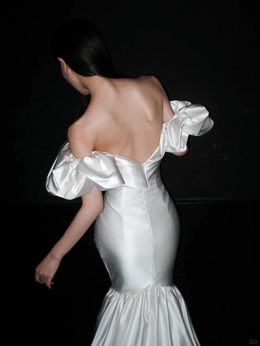 White Mermaid Off the Shoulder Satin Long Train Wedding Dress SH8911