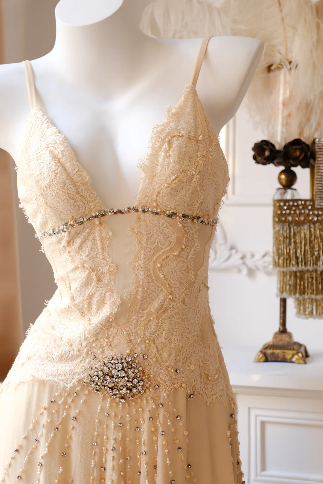 Shiny Vintage A Line V Neck Beaded Apricot Lace Chiffon Short Homecoming Dress SH5333