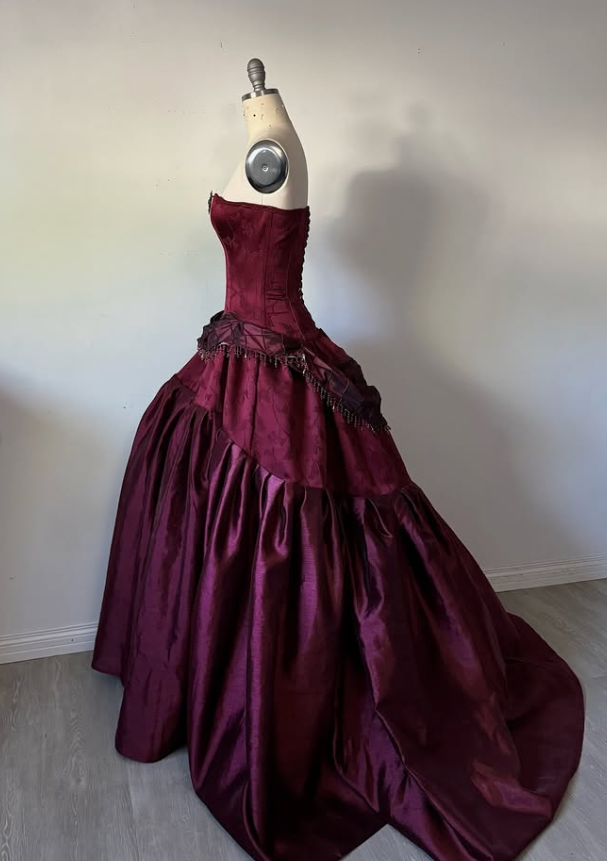 Vintage A Line Strapless Exquisite Beaded Burgundy Satin Prom Dress Wedding Guest Dress SH5400