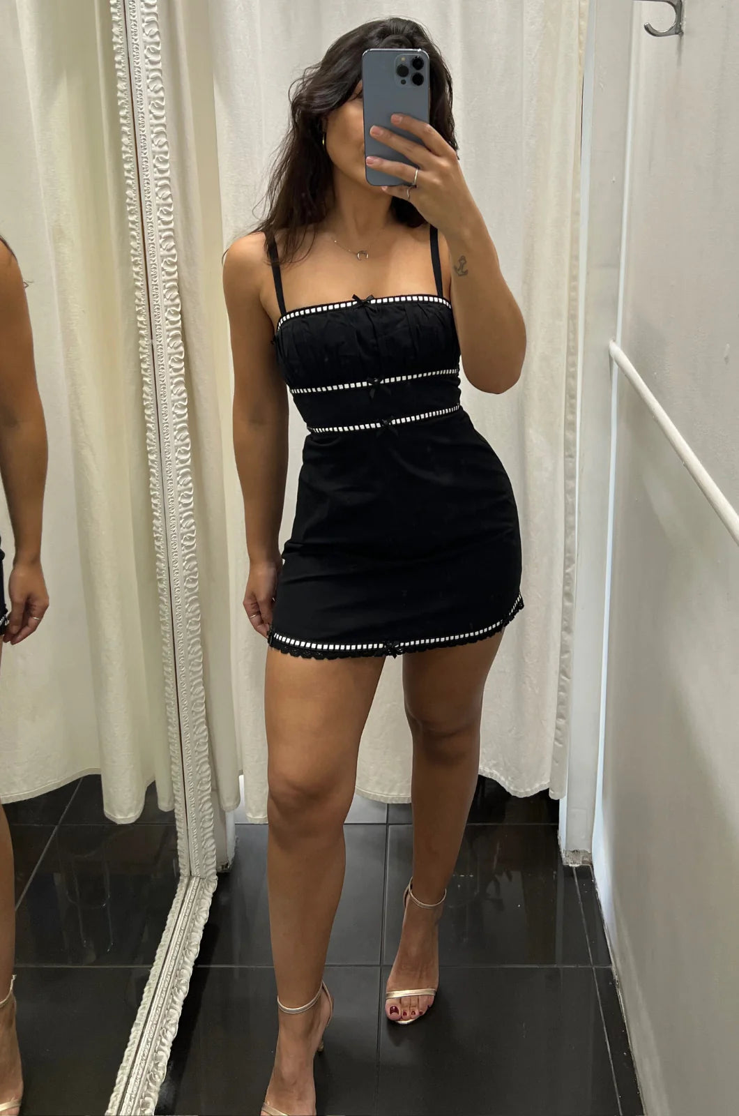 Black Sheath Spaghetti Strap Bow Satin Short Homecoming Dress Outfits SH1763