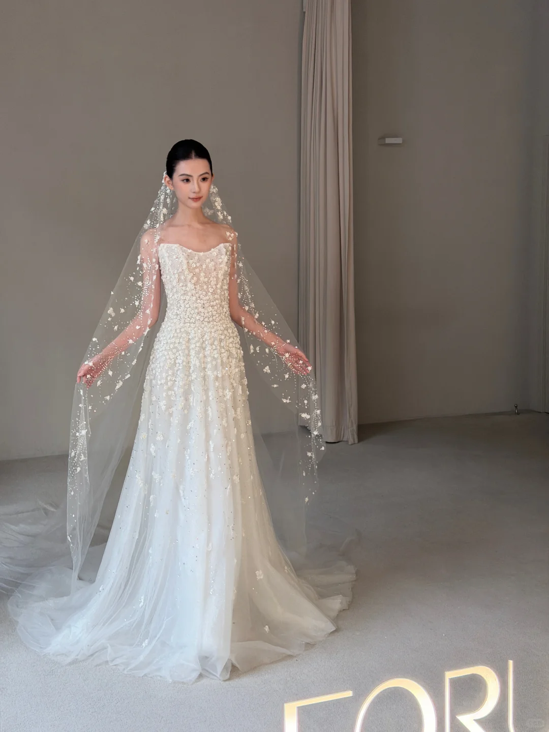 Luxurious A Line Strapless Beaded Floral White Tulle Long Train Wedding Dress SH7726