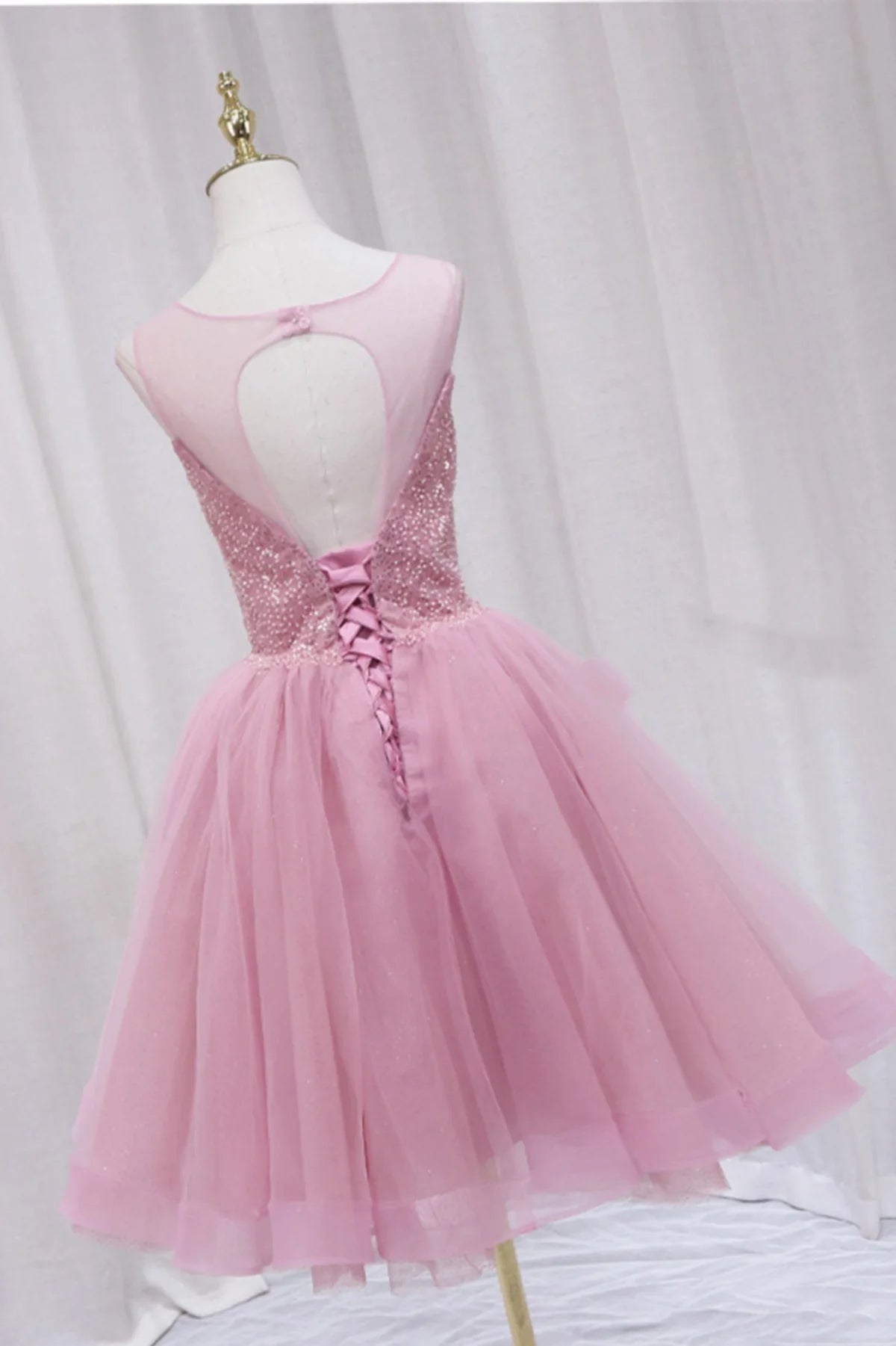 Pink A Line Round Neck Short Prom Dresses Homecoming Dresses with Beadings SH1709