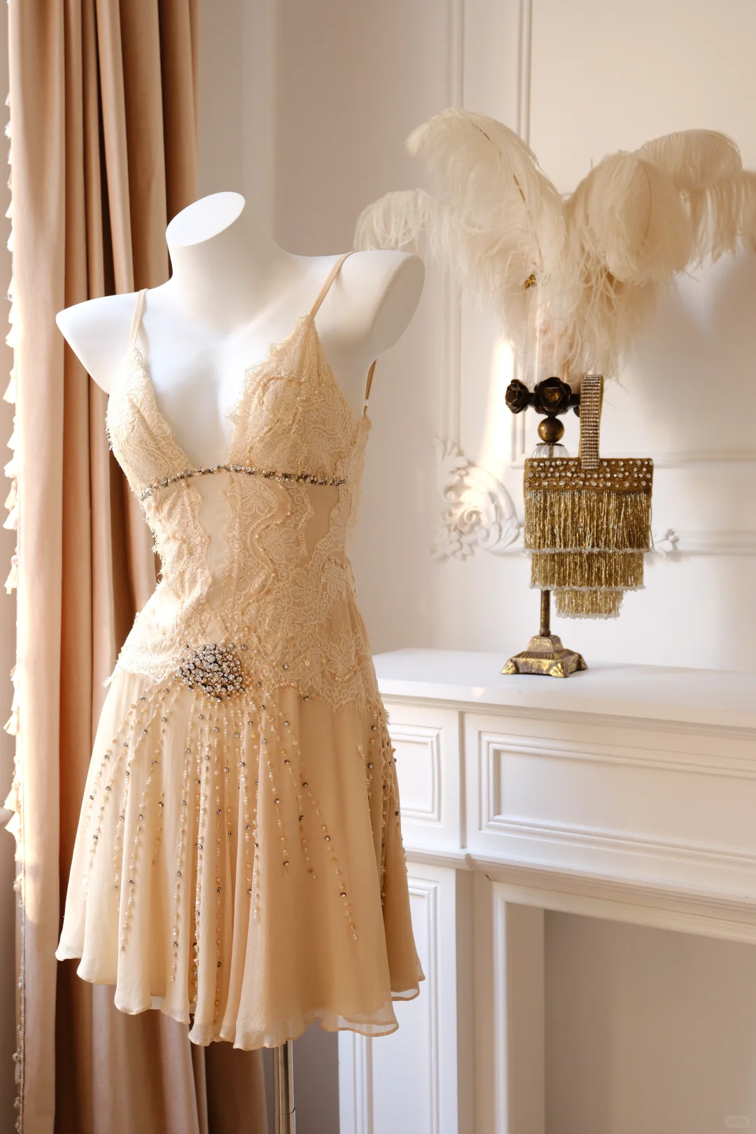 Shiny Vintage A Line V Neck Beaded Apricot Lace Chiffon Short Homecoming Dress SH5333