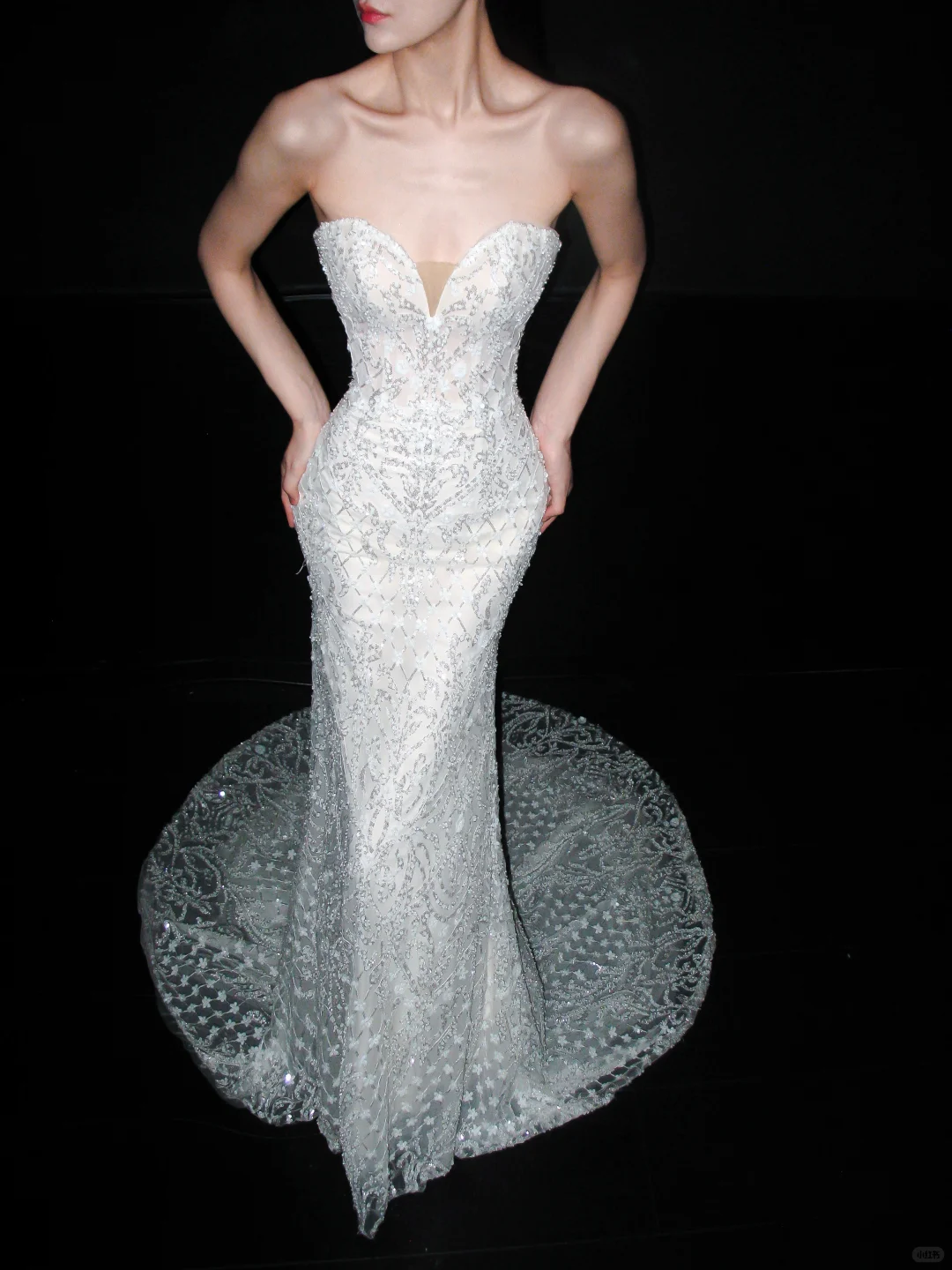 Luxurious Mermaid Sweetheart Neck White Beaded Sequin Tulle Long Wedding Dress SH8923