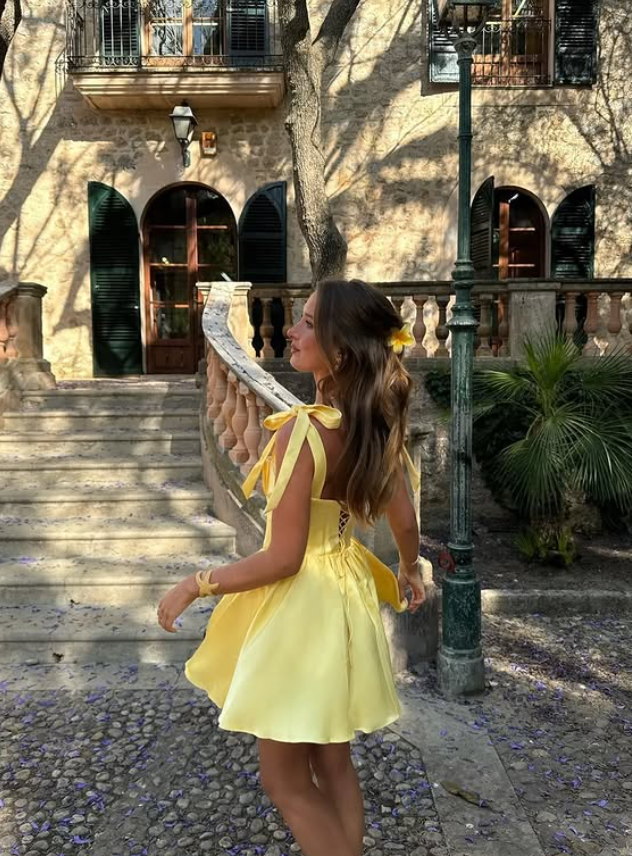 Yellow A Line Straps Satin Short Homecoming Dress Outfits SH4794