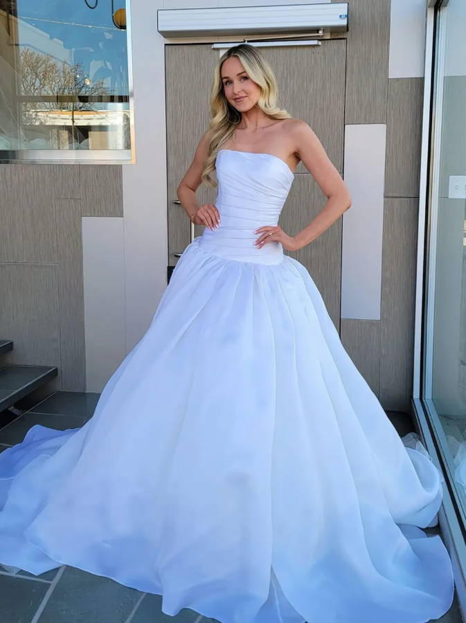 Simple Classic Ball Gown Strapless Pleated White Satin Long Wedding Dress SH7109