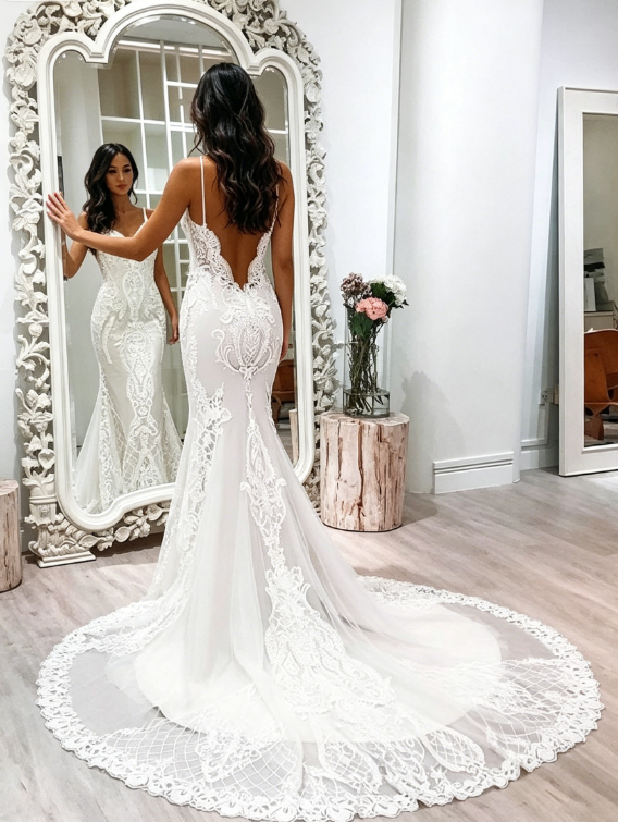 R0137,white sleeveless backless women dresses spaghetti-straps lace full length fashion dresses spaghetti-straps tulle long wedding dress