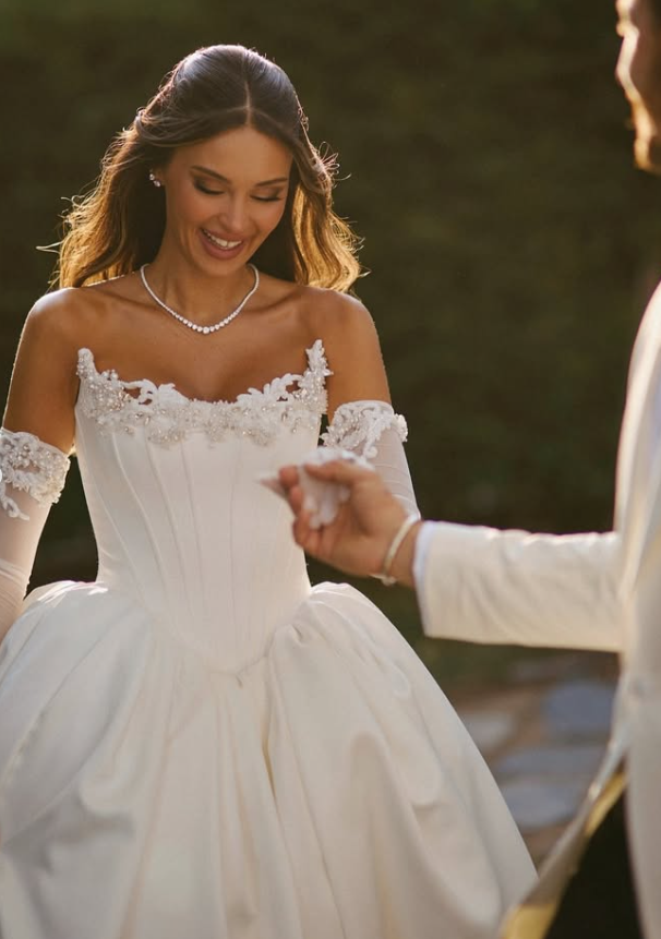 Dazzling Ball Gown Strapless Exquisite Beaded White Satin Long Train Wedding Dress SH6190