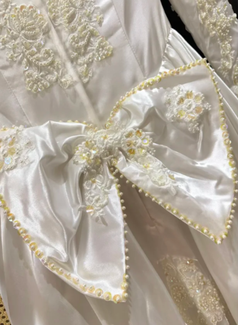 Glamorous Retro Ball Gown Puff Sleeve Beaded Satin Wedding Dress Prom Dress SH5885