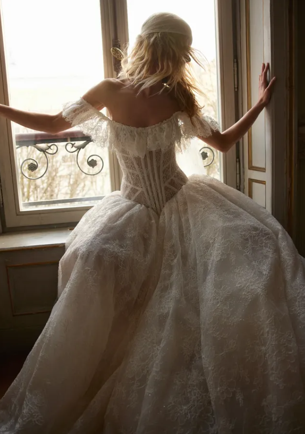 Stunning Ball Gown Off the Shoulder Corset Lace Long Train Wedding Dress SH6991