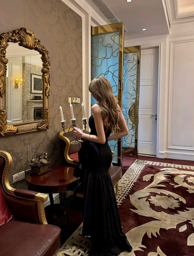 Sexy Black Mermaid Strapless Ruffle Satin Prom Dress with Slit SH5225