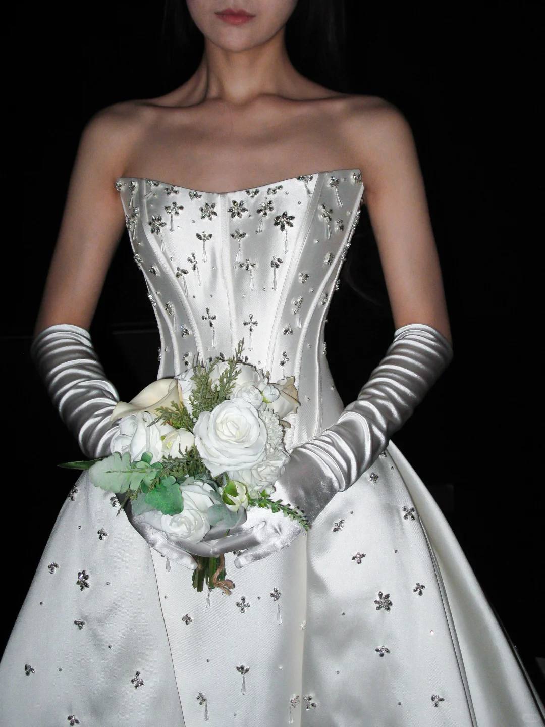 Stunning Ball Gown Strapless Shiny Beaded White Satin Long Train Wedding Dress SH8888
