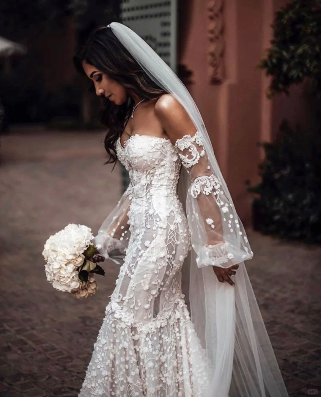 Stunning Mermaid Sweetheart Neck White Lace Wedding Dress SH4996