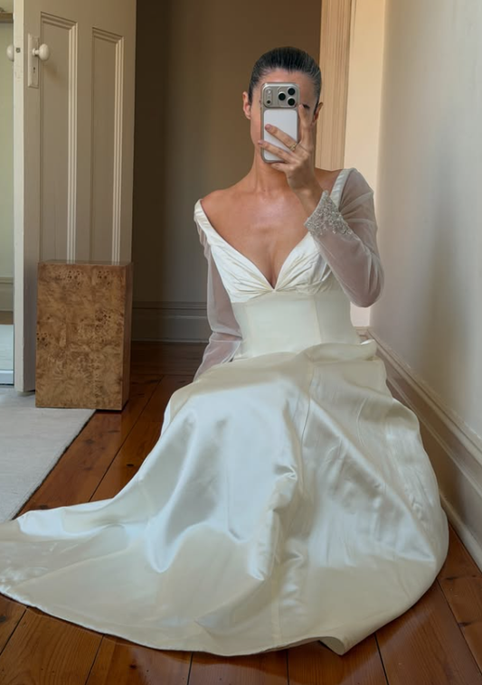 Vintage A Line Long Sleeve White Tulle Satin Wedding Dress SH8469