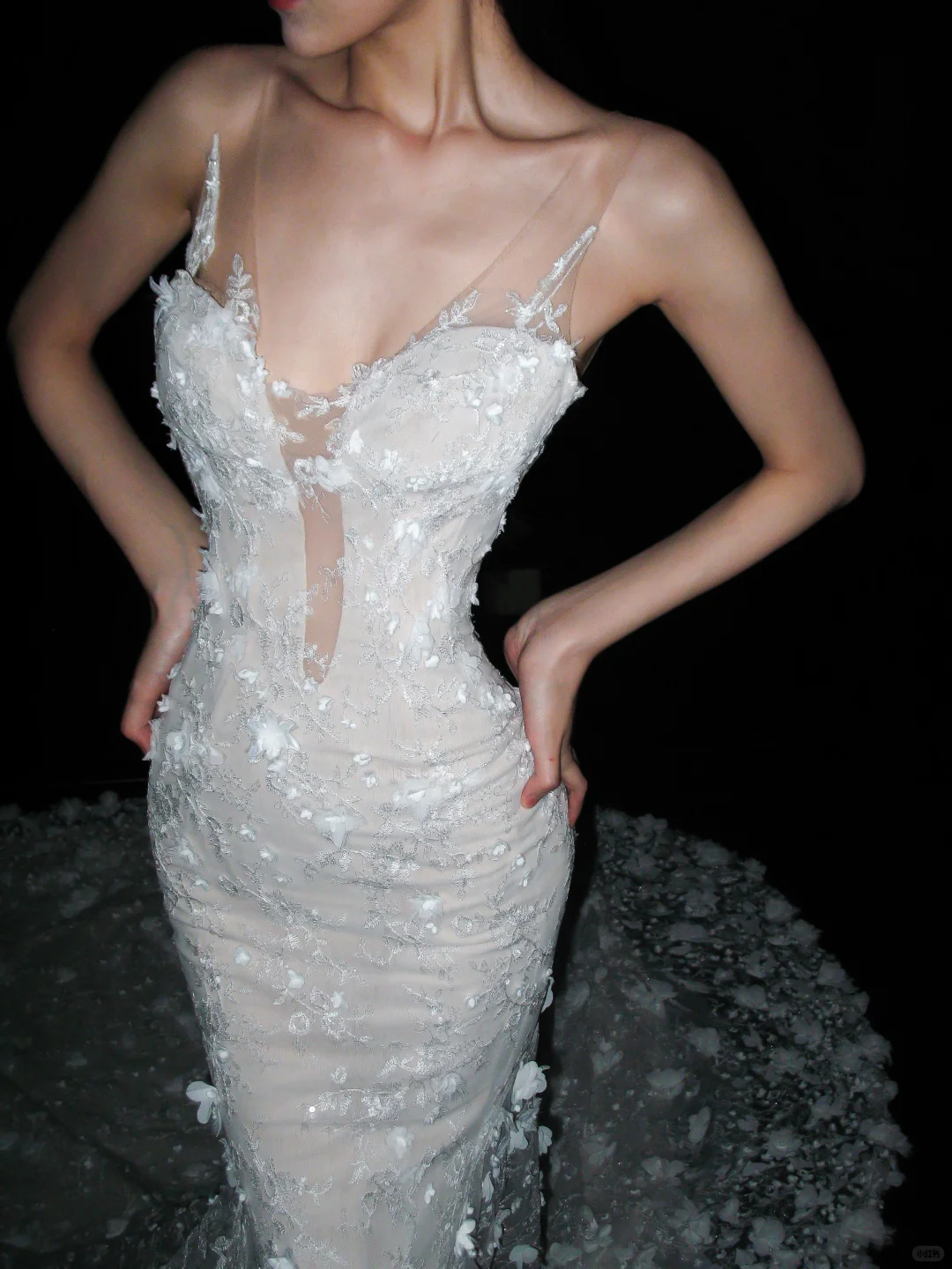 Glamorous Mermaid V Neck Floral Lace Tulle Long Wedding Dress SH5960