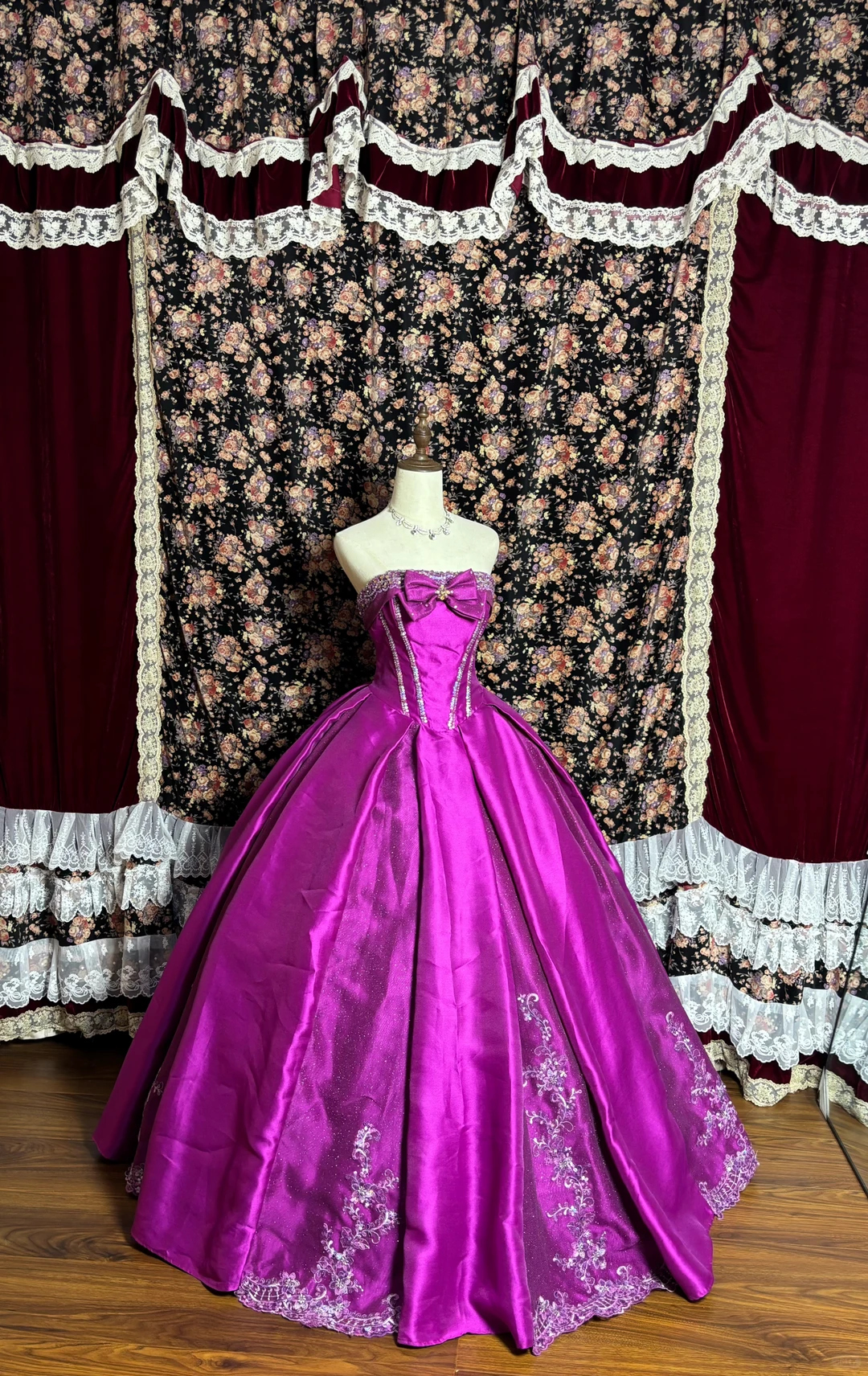 Vintage Pink Ball Gown Strapless Beaded Bow Satin Prom Dress Sweet 16 Dress SH5773