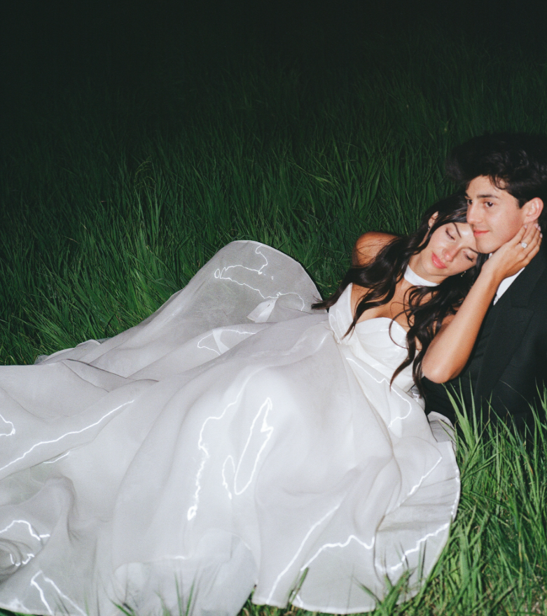 Simple Ball Gown Sweetheart Neck White Organza Slit Wedding Dress SH6986