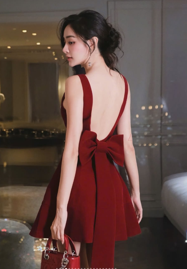 Burgundy A Line V Neck Rhinestone Satin Prom Dress Evening Dress with Bow SH1861