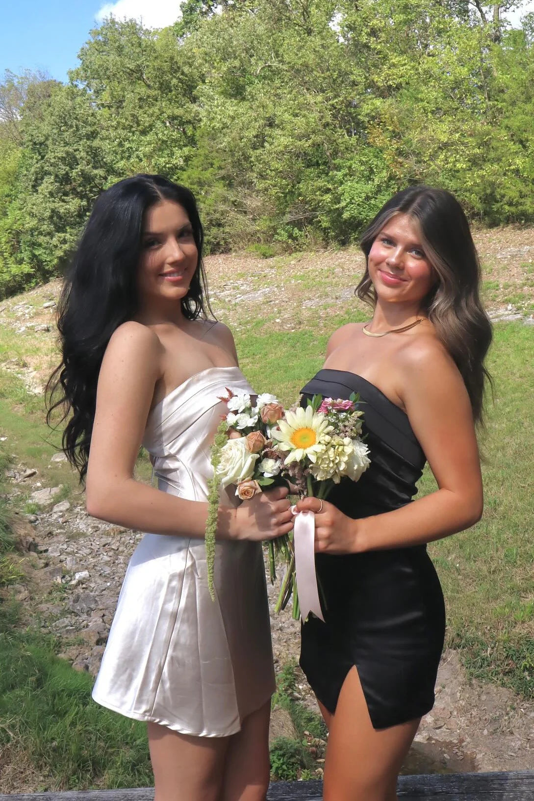 Simple Black Sheath Strapless Satin Short Homecoming Dress Outfits SH6249