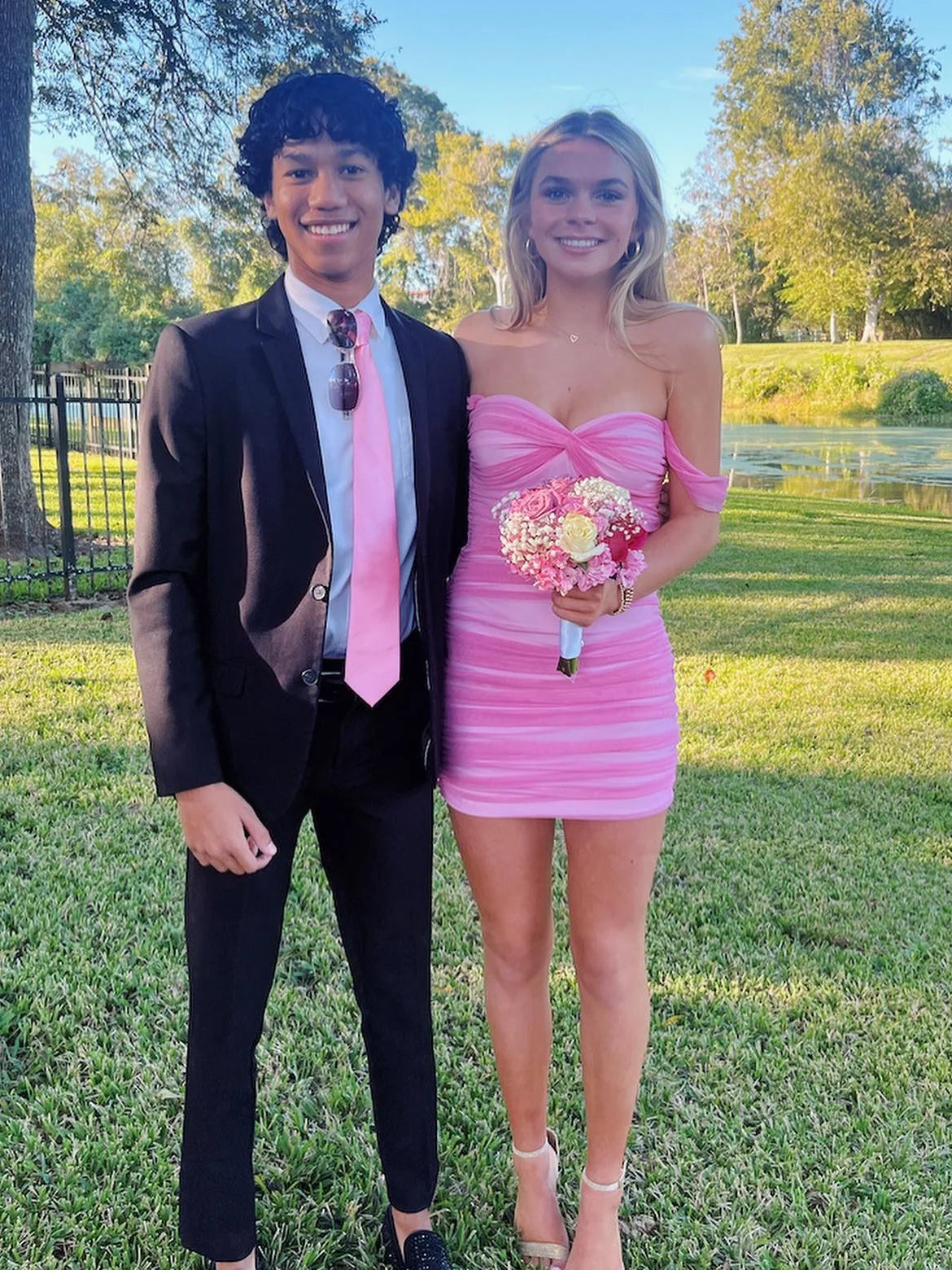 Stylish Sheath Off the Shoulder Pink Short Homecoming Dress with Ruched SH7476