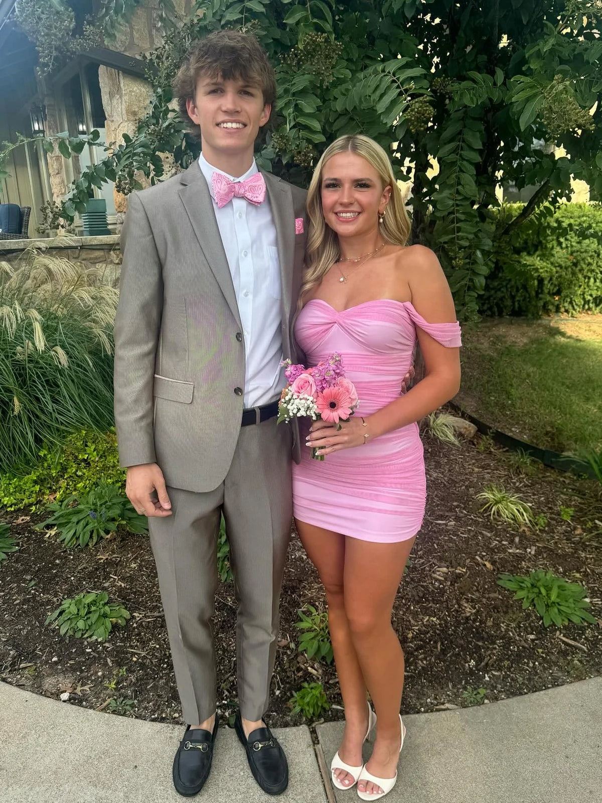 Stylish Sheath Off the Shoulder Pink Short Homecoming Dress with Ruched SH7476