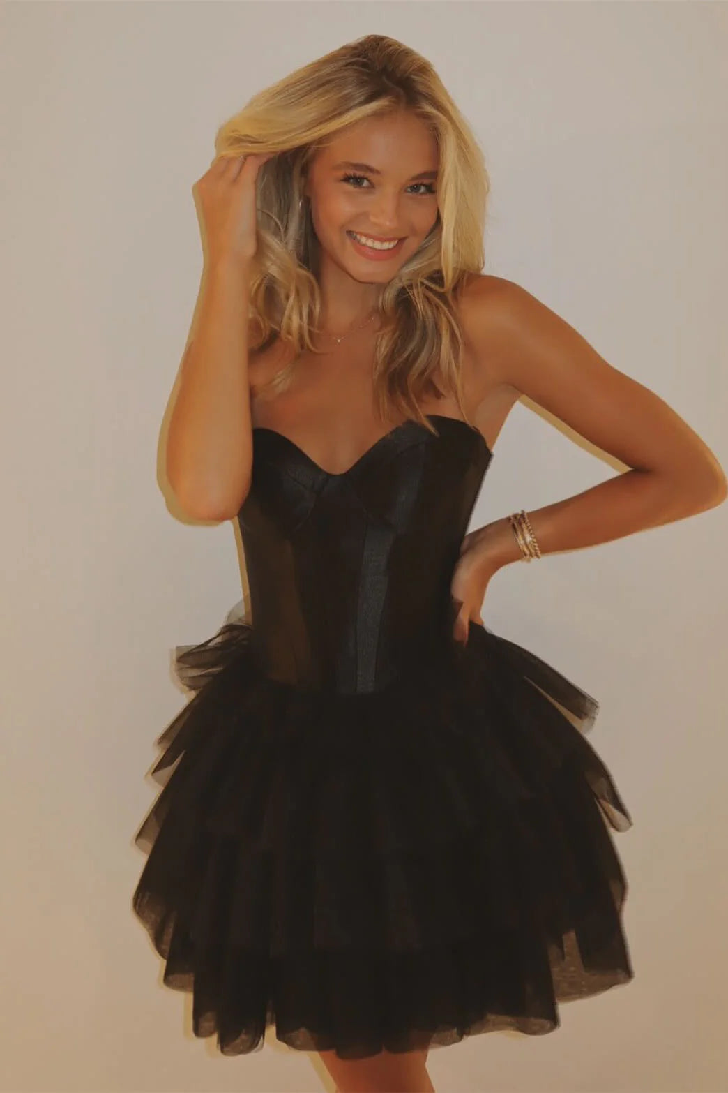 Sexy Black A Line Strapless Tulle Satin Short Homecoming Dress Outfits SH6247