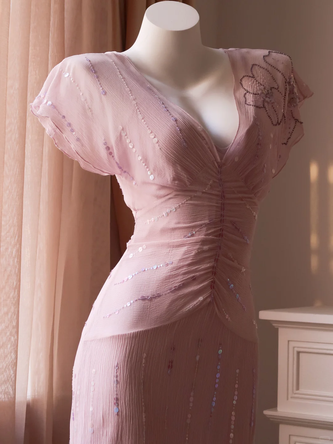 Vintage Sheath V Neck Beaded Sequin Chiffon Short Homecoming Dress SH5179