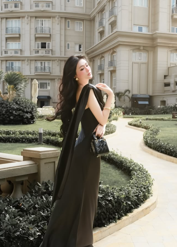 Pretty Black Sheath Spaghetti Strap Satin Long Prom Dress Evening Dress SH8804