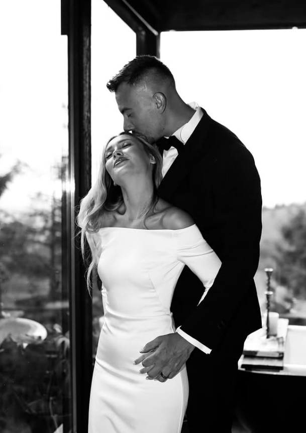Classic Mermaid Long Sleeve White Satin Long Train Wedding Dress SH6024