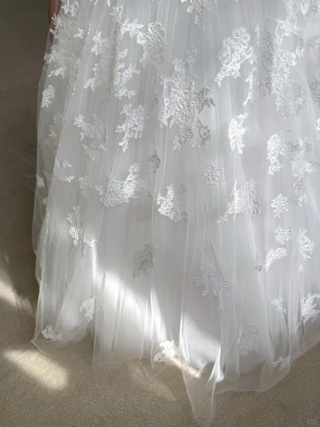 Romantic Ball Gown Sweetheart Neck White Lace Tulle Wedding Dress SH4994