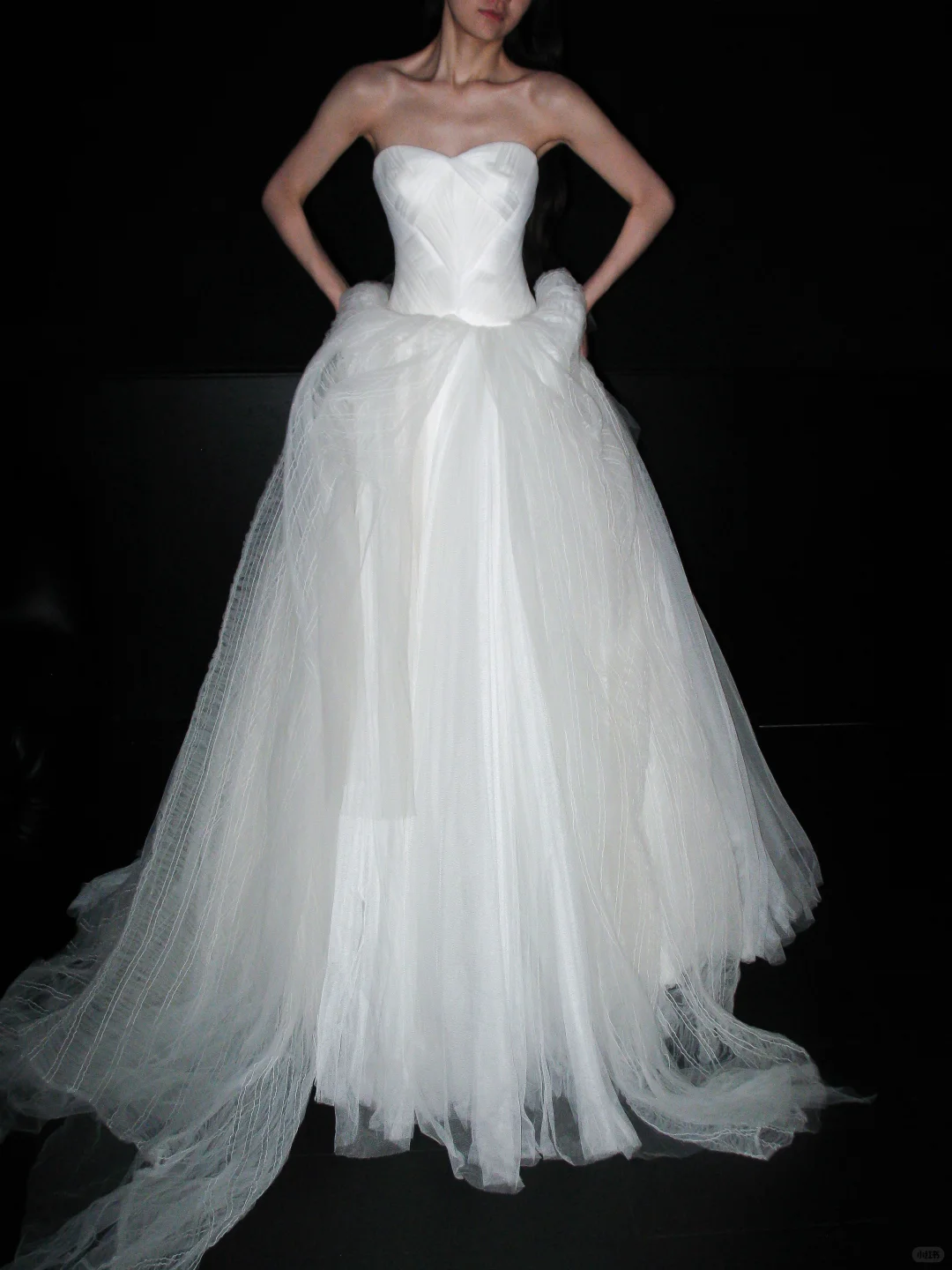 Classic Ball Gown Sweetheart Neck White Tulle Long Wedding Dress SH6616