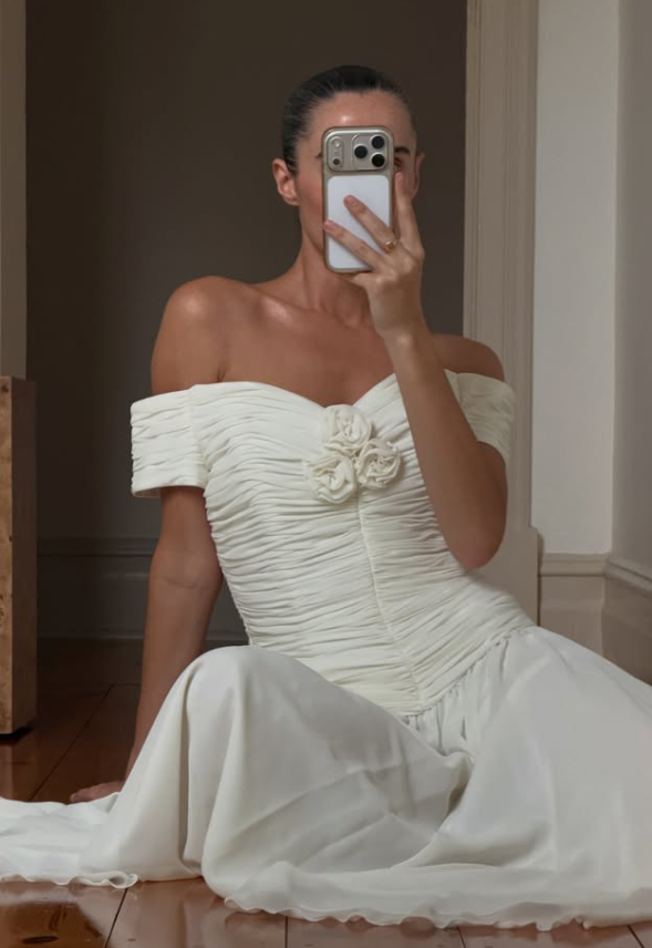 Vintage A Line V Neck Ivory Pleated Chiffon Prom Dress Wedding Dress SH8474
