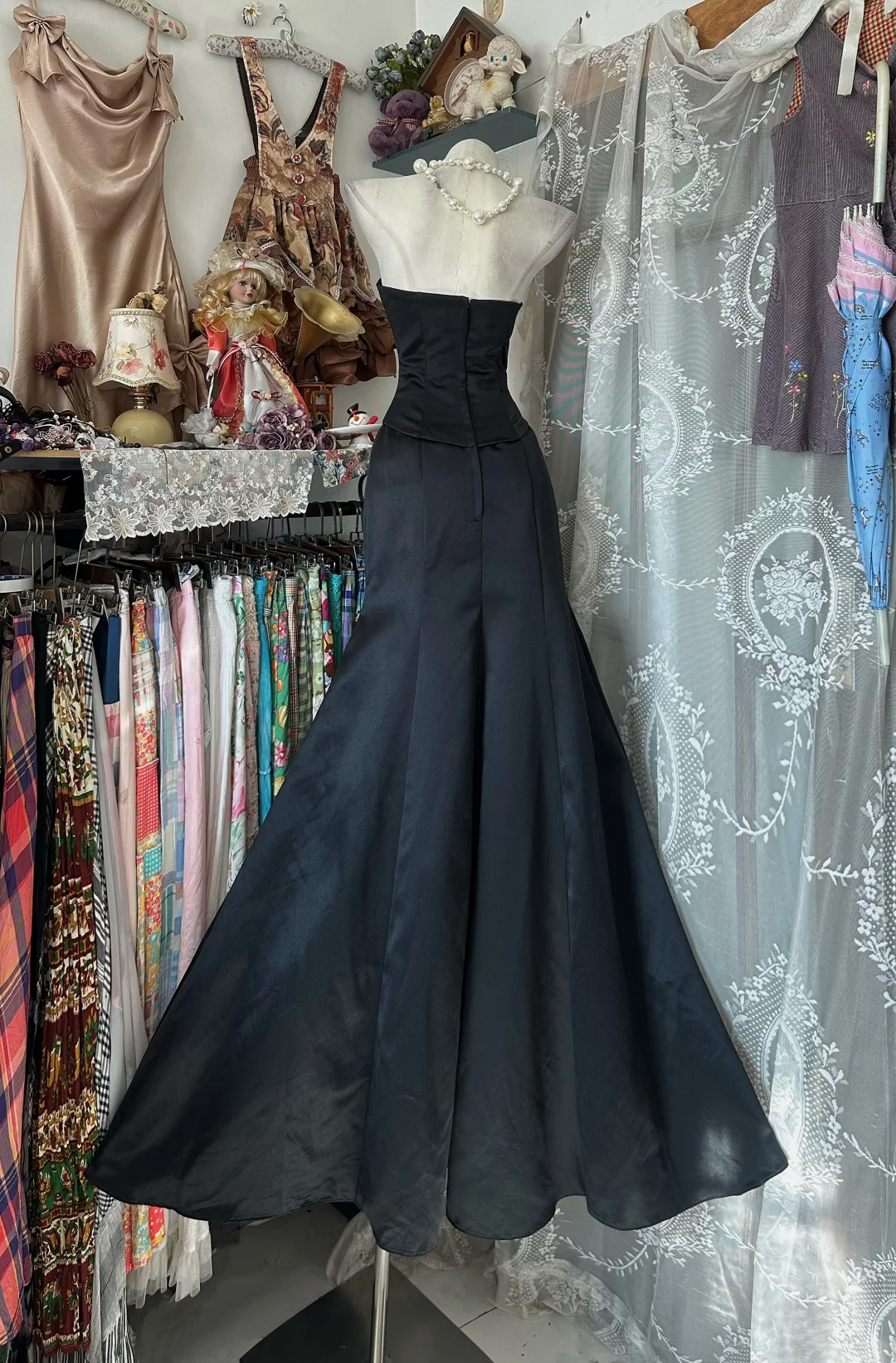 Classic Black-White Mermaid Strapless Satin Long Prom Dress SH5241