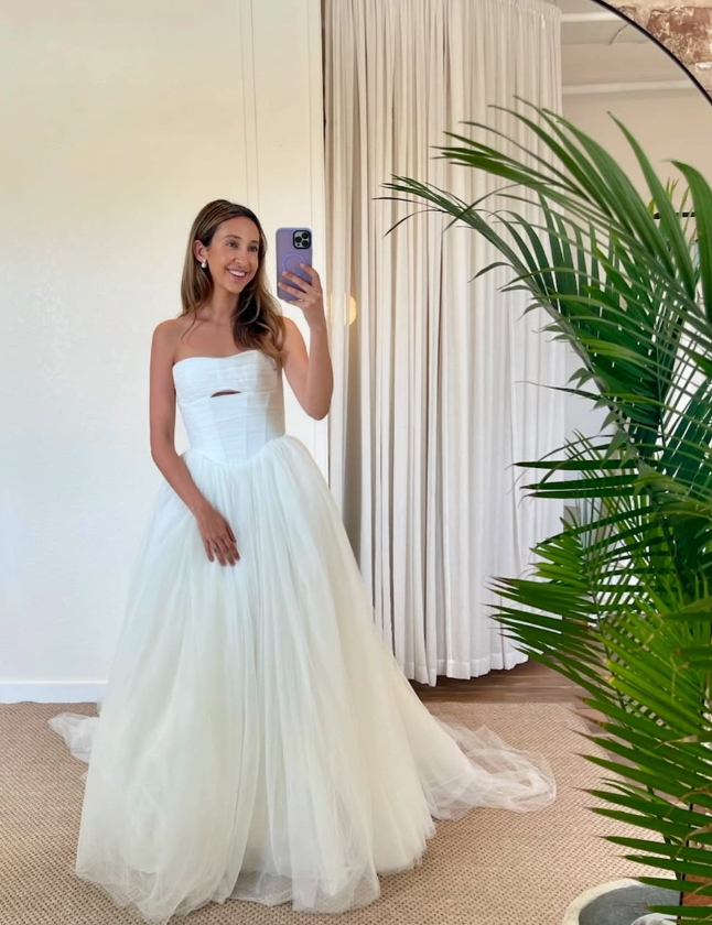 Simple A Line Sweetheart Neck White Tulle Long Wedding Dress SH5286
