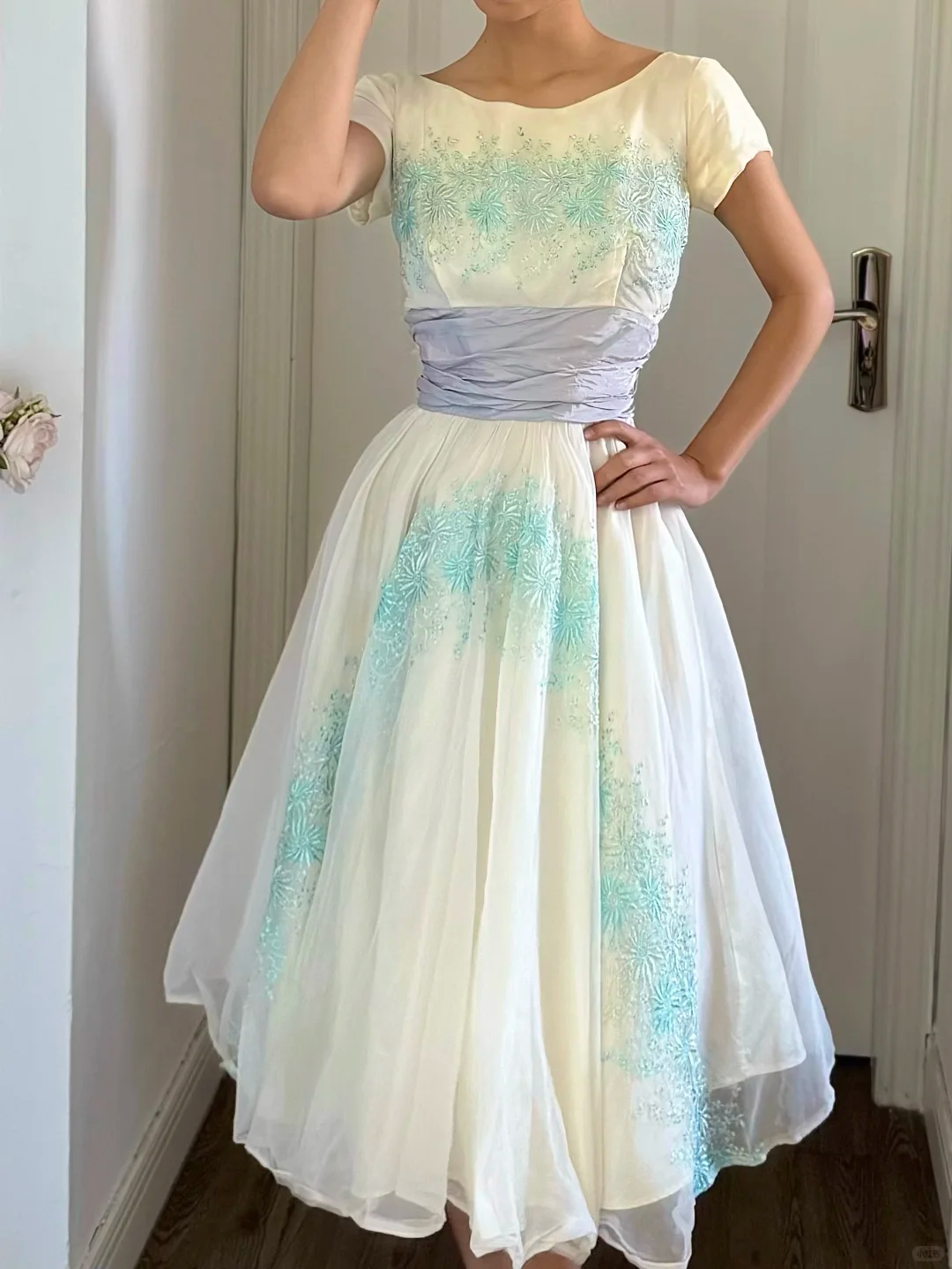 Retro Princess A Line Blue Exquisite Embroidered White Tulle Long Prom Dress Evening Dress SH6048