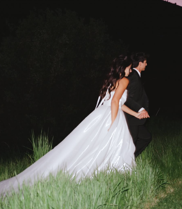 Simple Ball Gown Sweetheart Neck White Organza Slit Wedding Dress SH6986